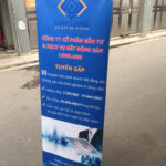 In Standee tuyển dụng In Nhanh ADV có nhận đơn đặt in standy tuyển dụng ở xa