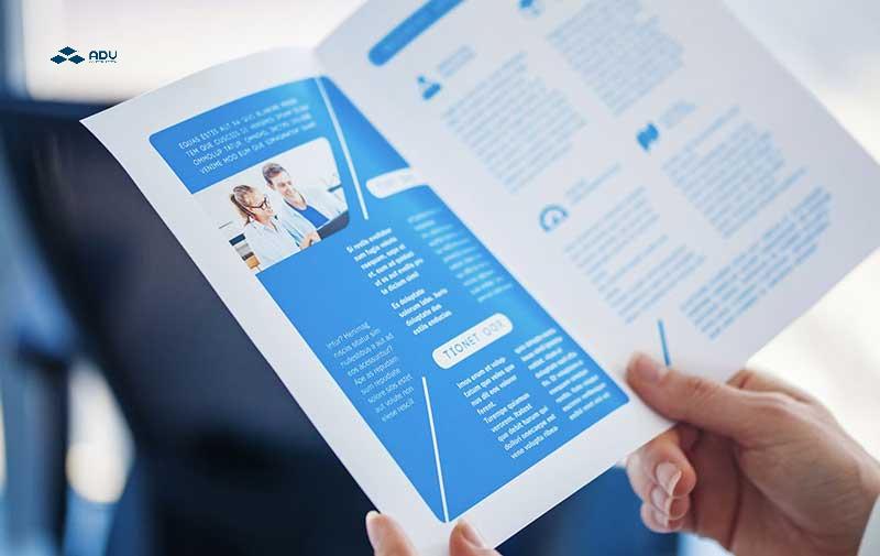 Dùng brochure để giới thiệu sản phẩm, dịch vụ đến đối tác