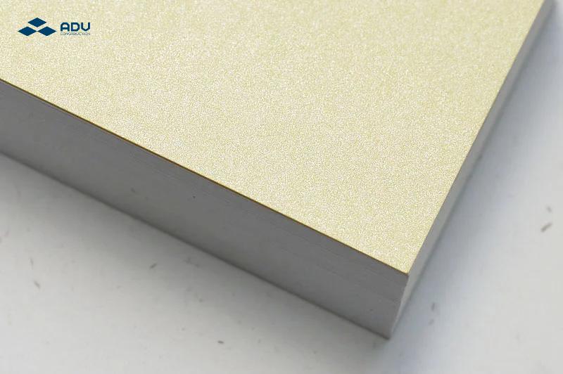 Giấy mỹ thuật bề mặt mịn giúp nét vẽ sắc nét hơn