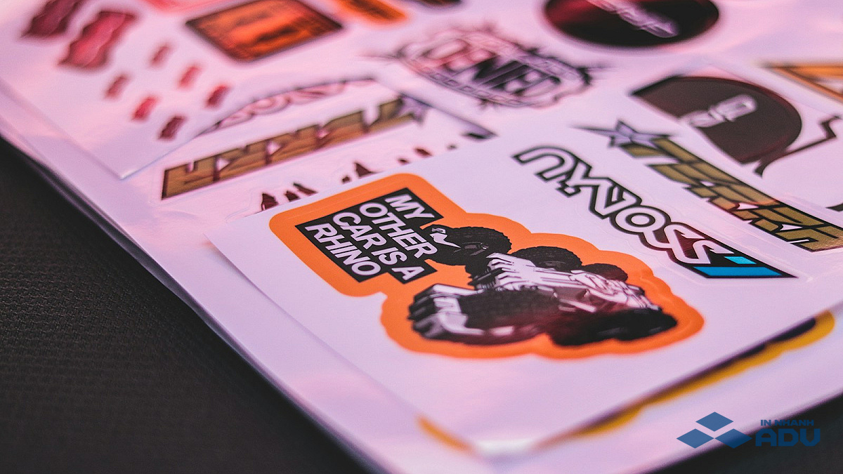 Decal Là Gì? Giải Mã Cấu Tạo 4 Lớp Đặc Biệt Của Chất Liệu In Ấn Này - In Nhanh ADV