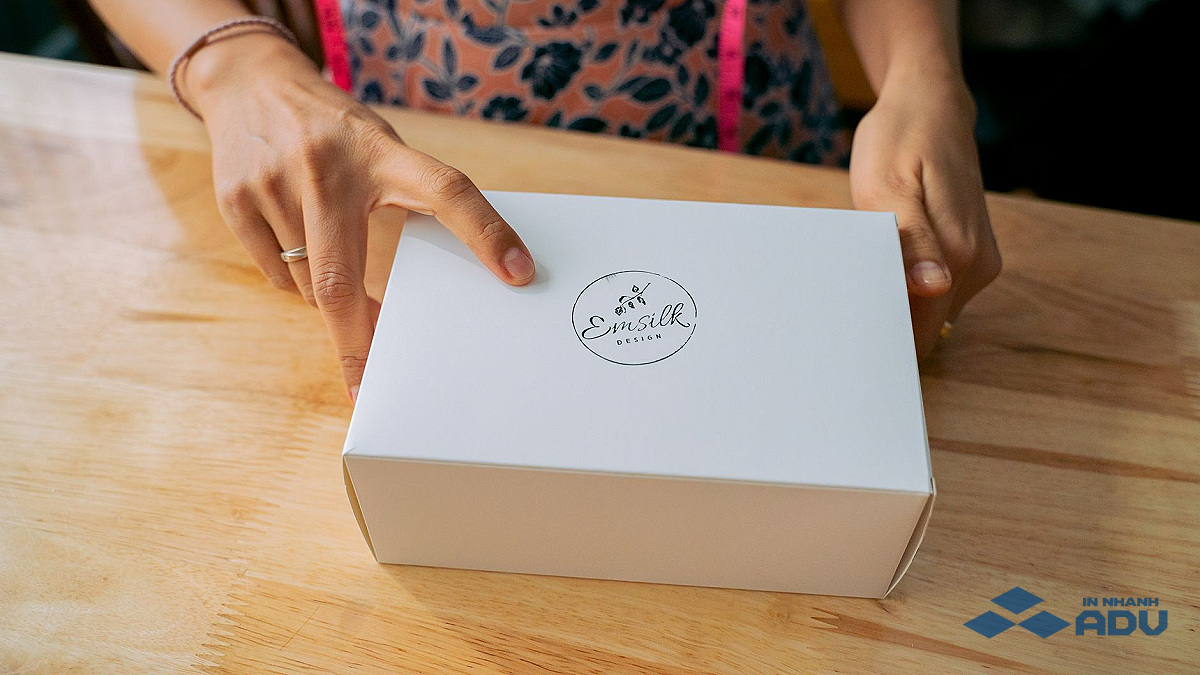 In Logo Dán Ly (Ly Nhựa, Ly Giấy) - 99+ Mẫu Logo Quán Cafe Đẹp Độc Đáo Sáng Tạo - In Nhanh ADV